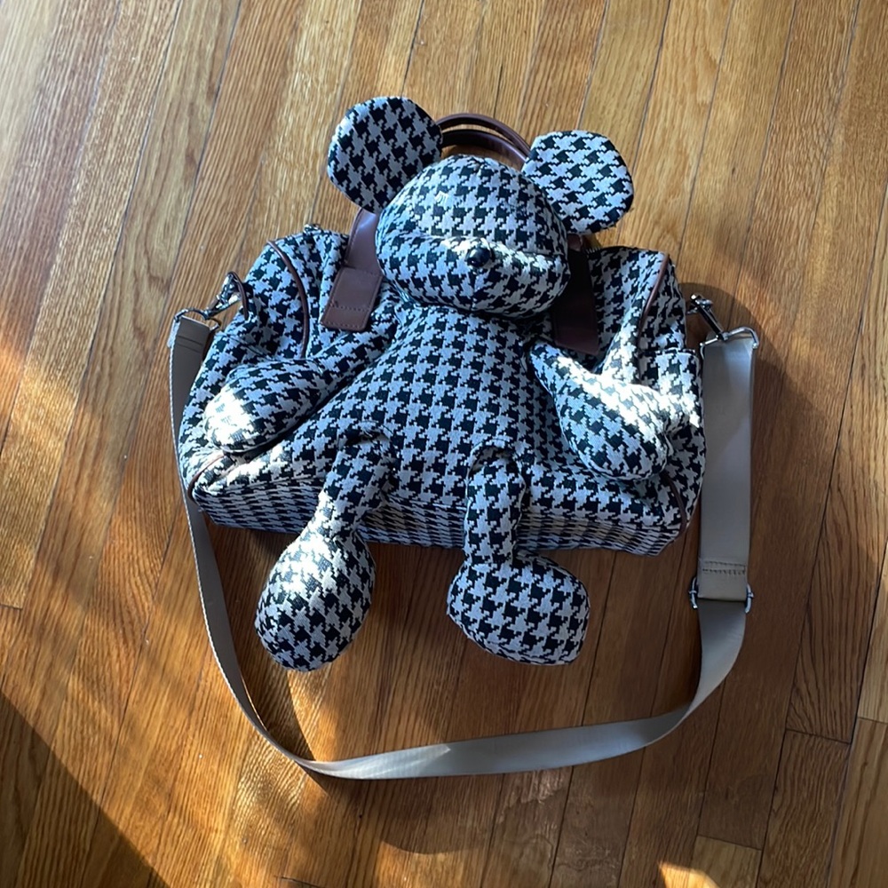 Brown color Minnie bag . Gentle used.